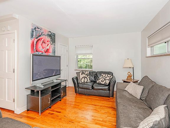 2nd image of 1013 Morado Dr