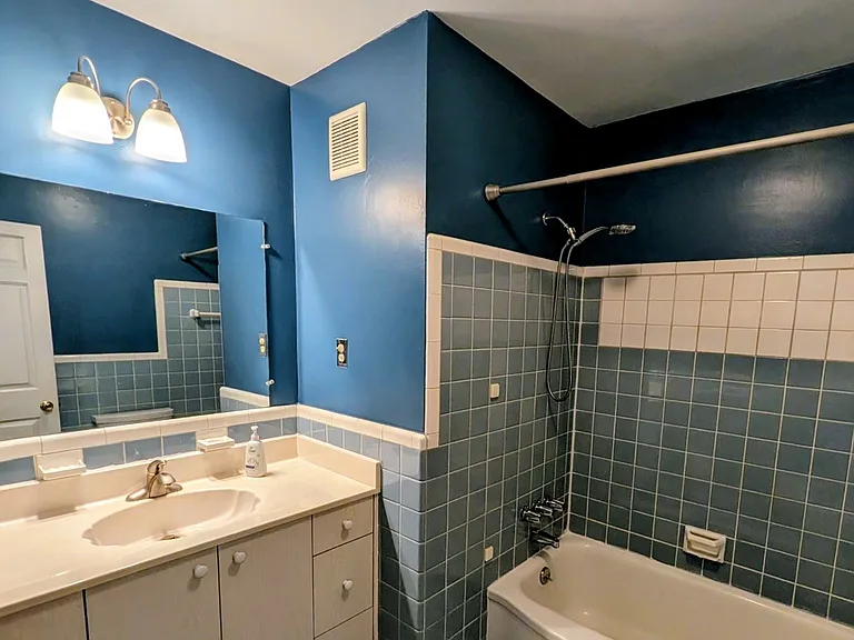1409 Catalpa Dr #1 — Photo 8