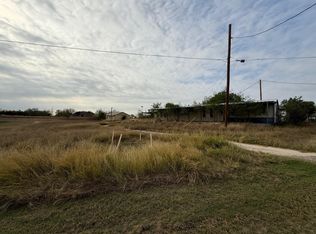 176 Oak St, Zapata, TX 78076