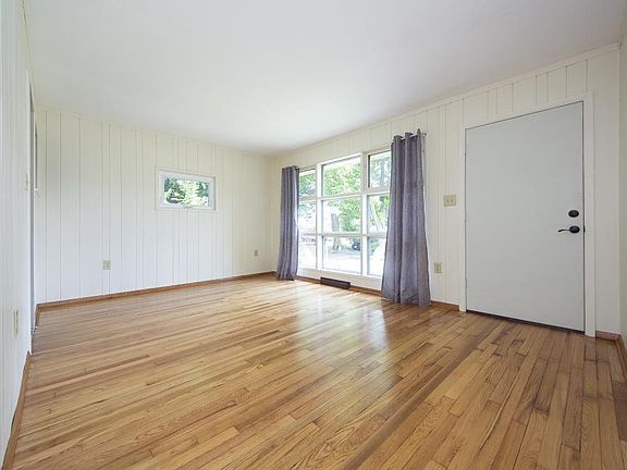 2nd image of 239 Crestmont Ave