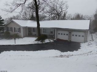 86 Tall Oaks Dr, Wayne, NJ