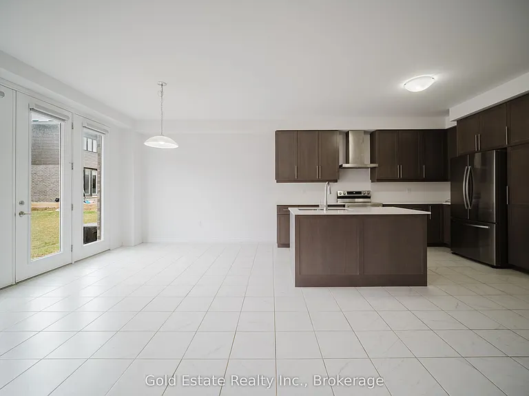 19 McLaren Ave — Photo 12