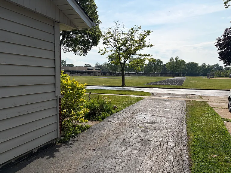 3300 Wren Ln — Photo 2