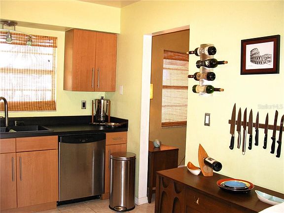 4th image of 1506 Fox Run Dr