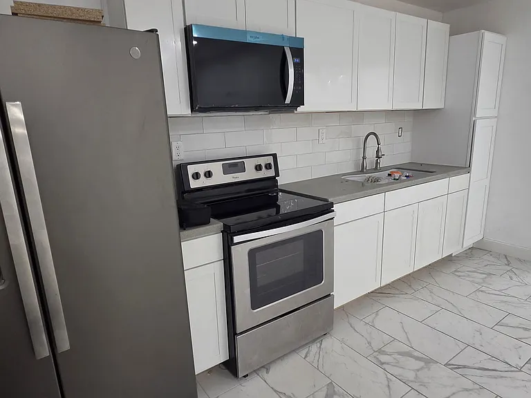 7220 N Harold Ave #GARAGE B — Photo 9