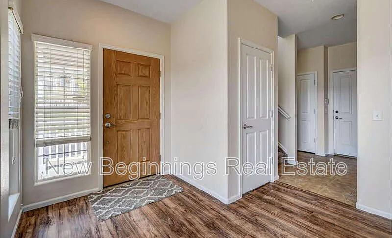 2 bed, 2.5 bath, 1625 sqft, $2,095 — Photo 4