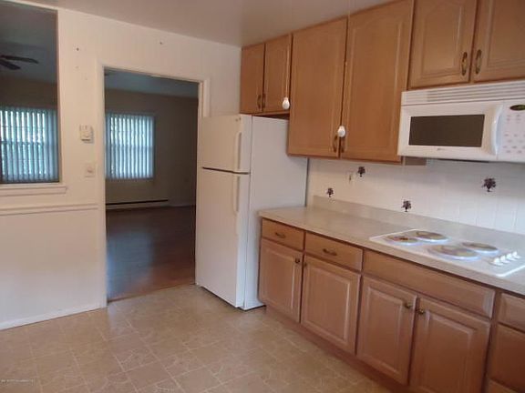 2nd image of 805C Balmoral Ct #100C