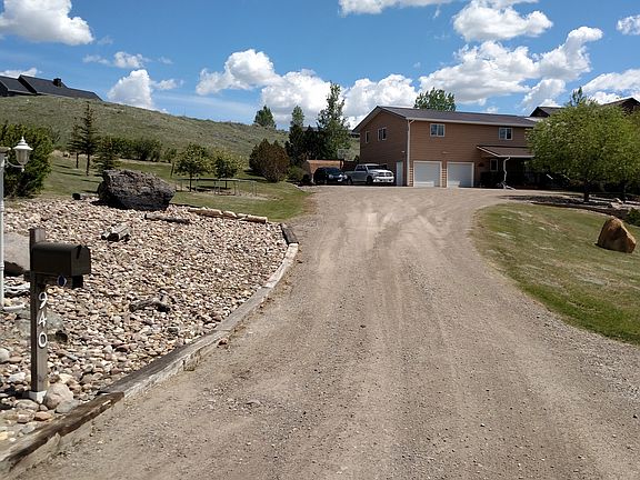 3rd image of 940 Spirit Dr