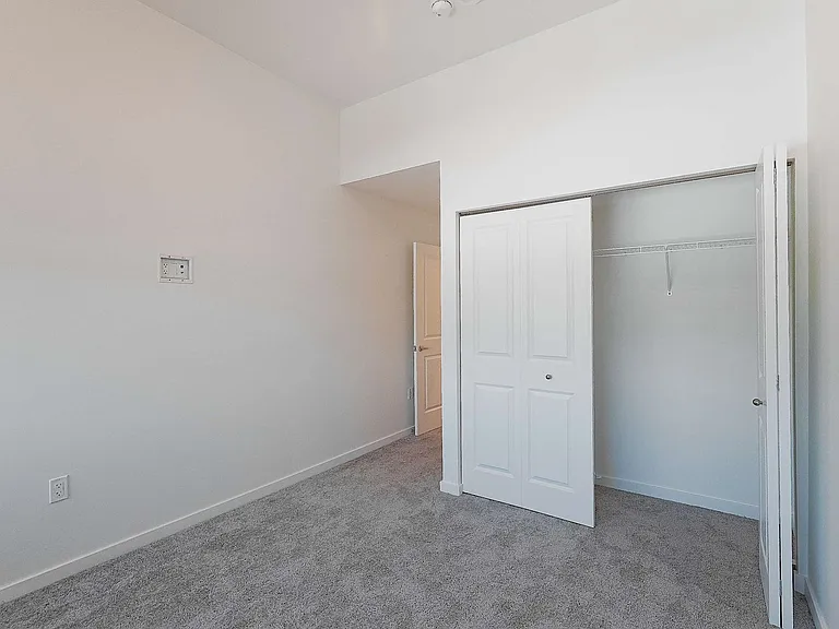501 S Capitol Ave — Photo 34