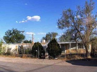 1402 Honeysuckle St, Deming, NM 88030