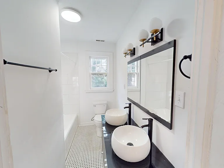 608 N Jackson St — Photo 17