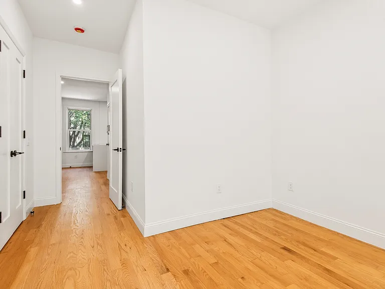307 S 4th St #2 — Photo 12