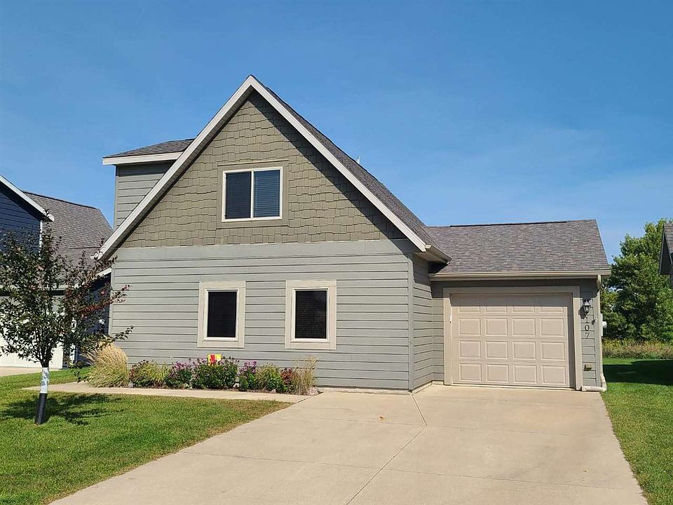 1st image of 290 240th Ave #107