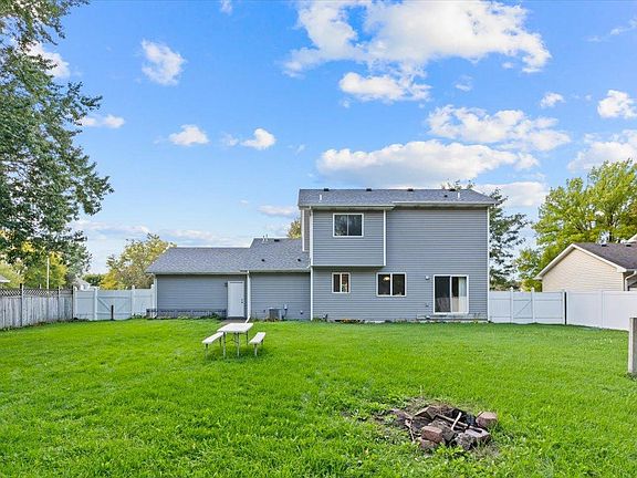 4th image of 2938 88th Ln NE