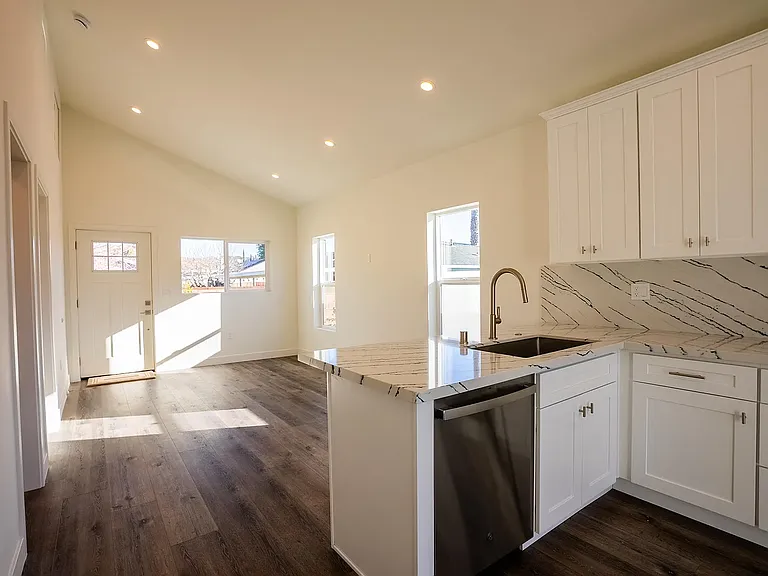 3259 Cole Ave #3259 — Photo 2
