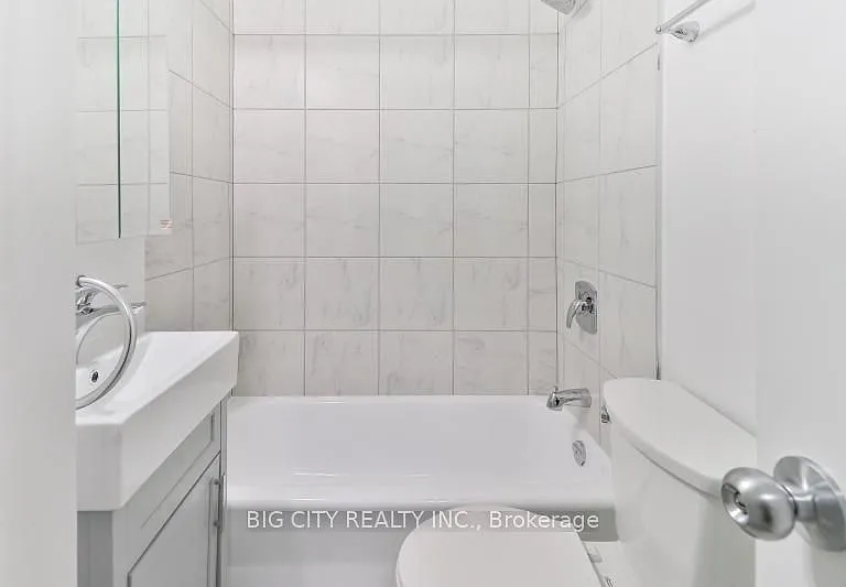 31 Upper Canada Dr #103 — Photo 6