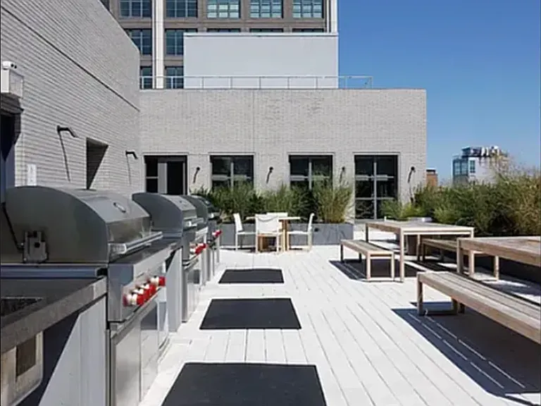 115 York St #12F — Photo 15