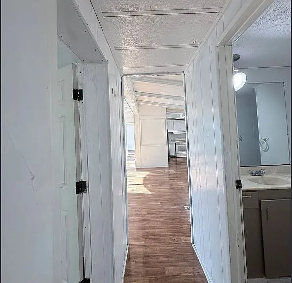 111 King Rd — Photo 12
