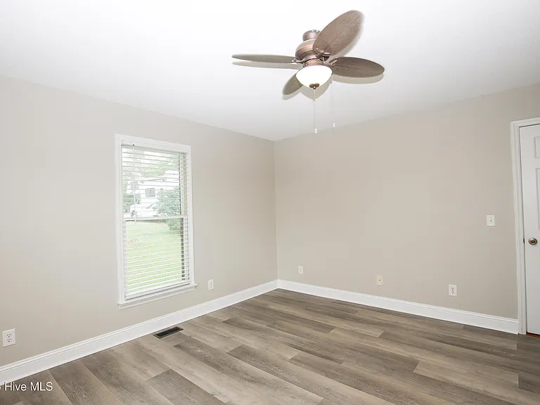 201 Sarason Pl — Photo 34