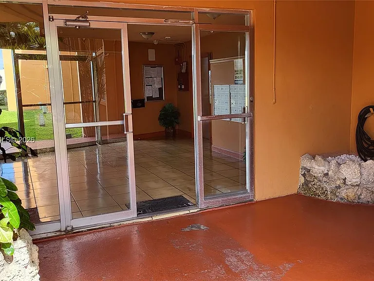1591 NE Miami Gardens Dr #306 — Photo 2