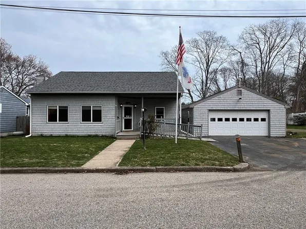 10 Deborah St, Narragansett, RI 02882