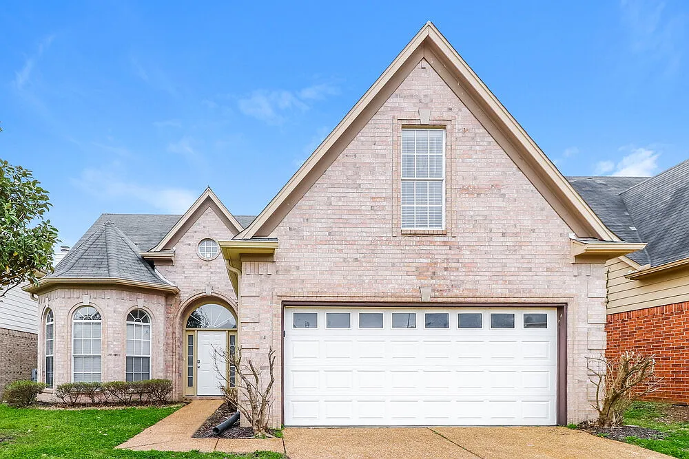 4 bed, 2.5 bath, 2230 sqft, $2,970 — Photo 1