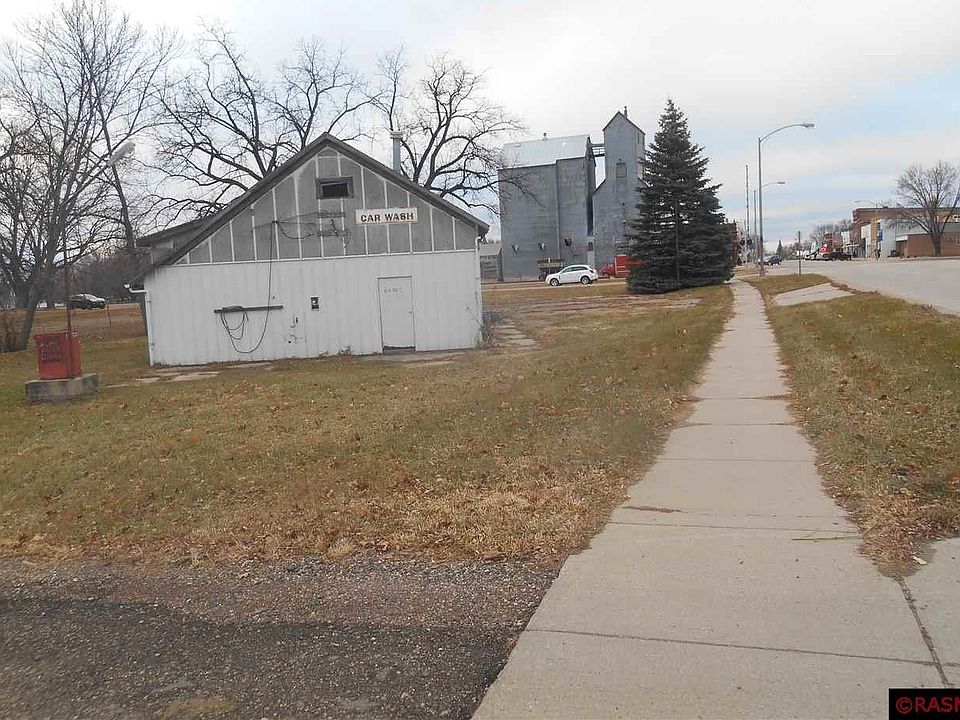 1st image of 202 S Main St
