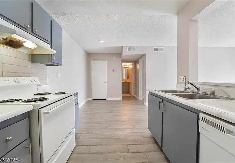 221 Mission Catalina Ln #102 — Photo 5