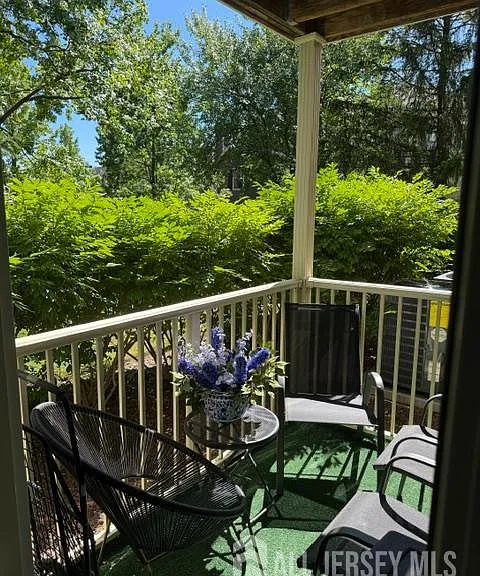 246 Crosspoint Dr — Photo 5