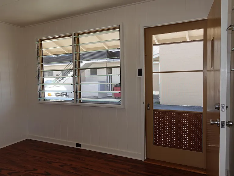 1328 N School St #1 — Photo 4