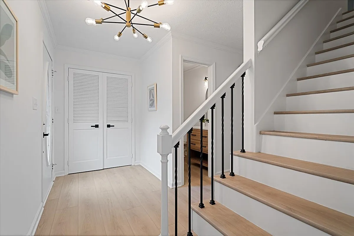 5 bed, 3558 sqft, $4,000 — Photo 4