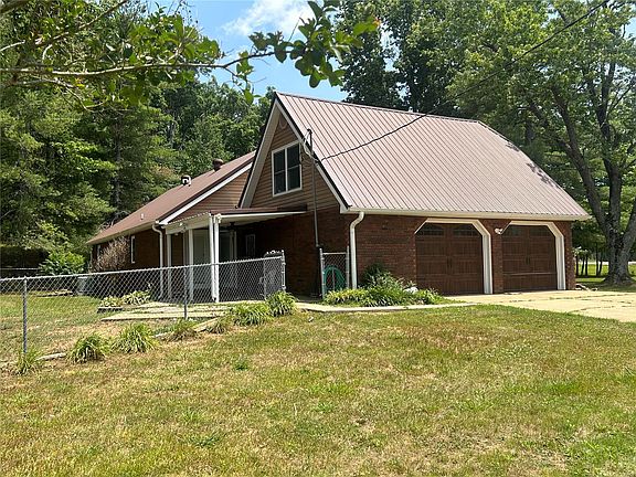 5th image of 409 County Road 468