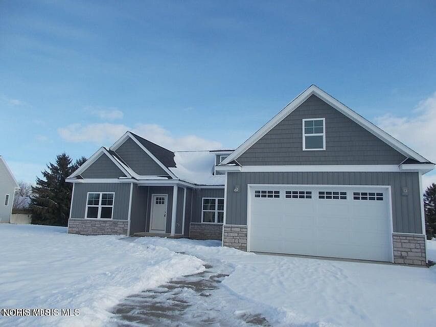 1st image of 1090 Seneca Dr