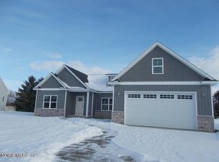 1090 Seneca Dr, Wauseon, OH 43567