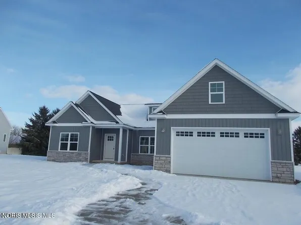 1090 Seneca Dr, Wauseon, OH 43567