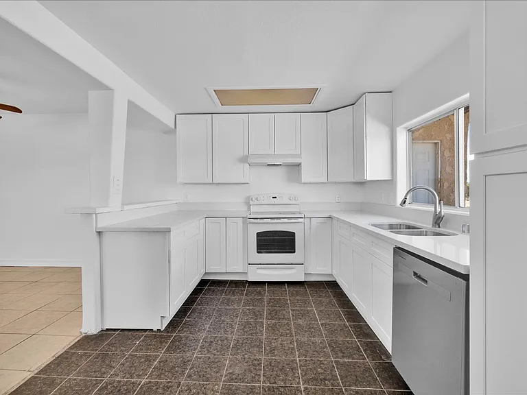 4611 Oasis Ave — Photo 19