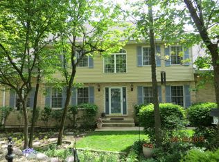 1335 Laurel Oaks Dr, Streamwood, IL