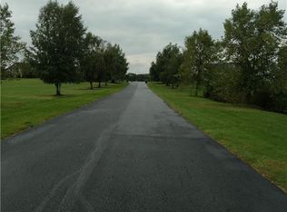 9 Cassidy Ct, Penfield, NY 14526