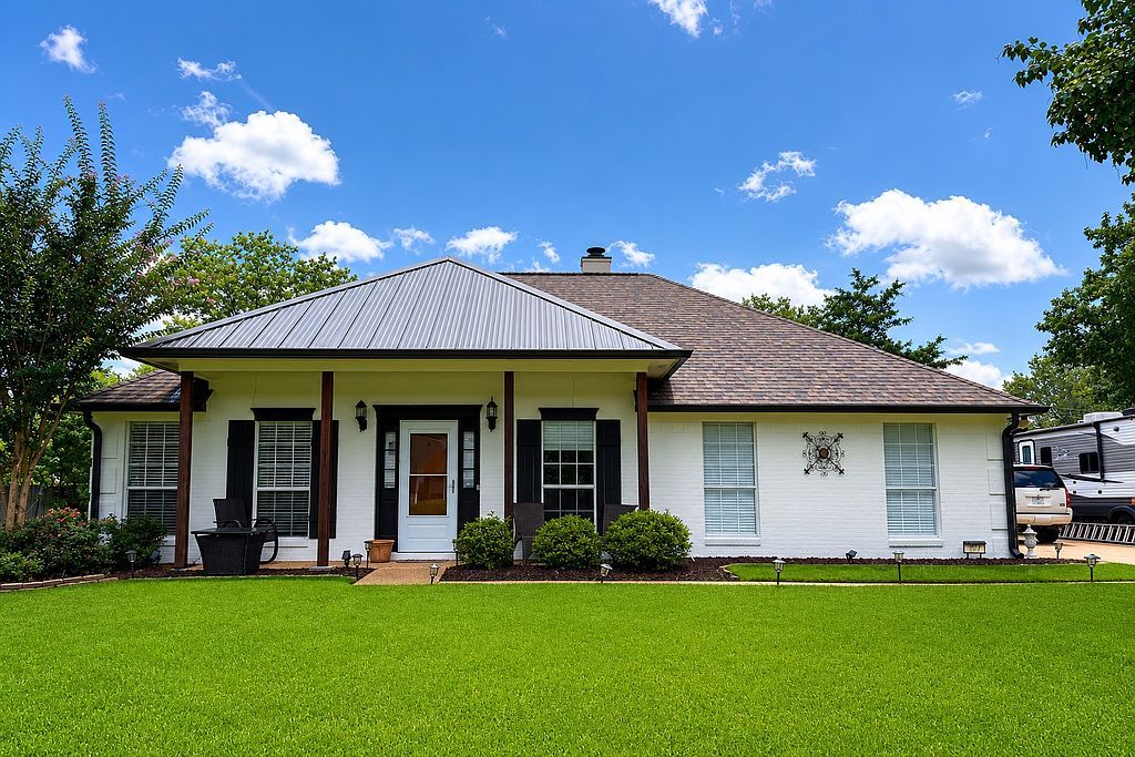 107 Holmar Dr - Property Image