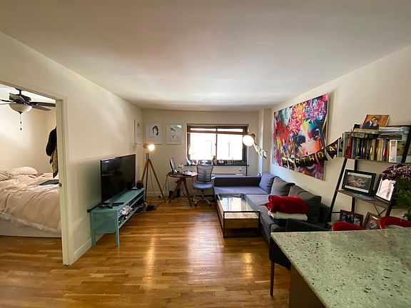 2nd image of 25 Prince St #2H