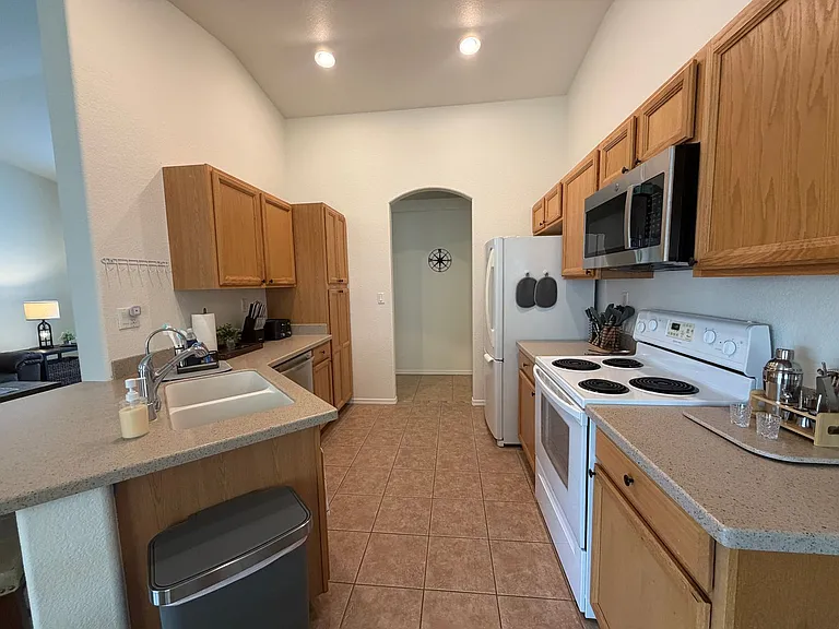 2416 N Ridge Ave — Photo 12
