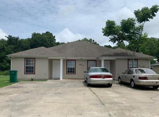 913 Manuel Rd #B, Lake Charles, LA 70607