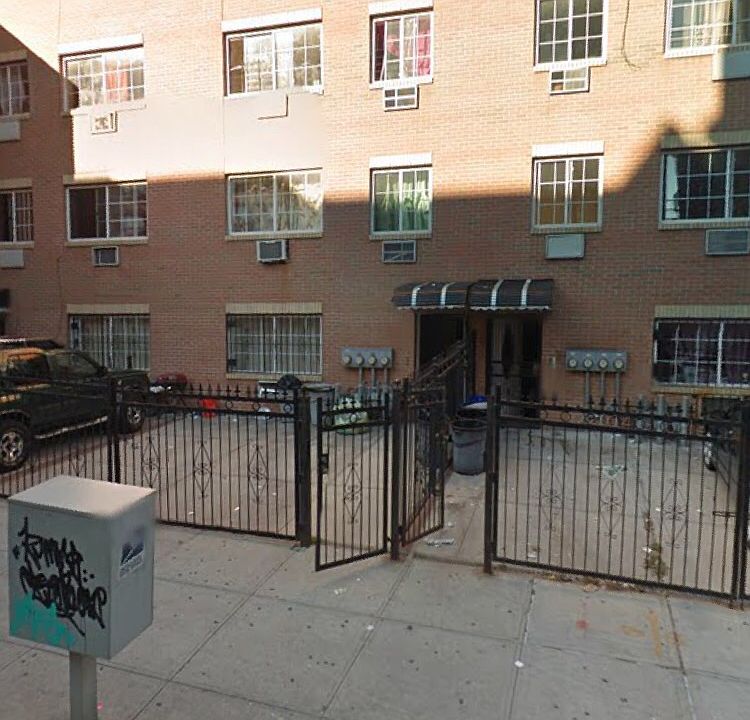 1st image of 883 Elsmere Pl