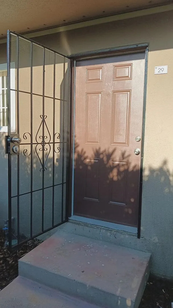 2501 Edison Ave — Photo 3