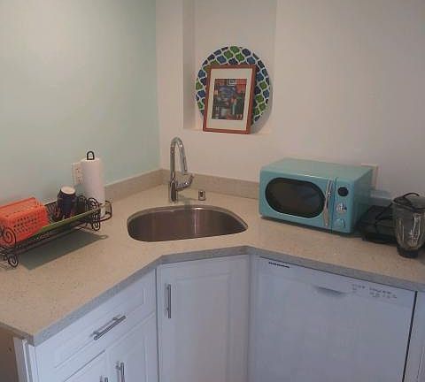 5th image of 341 Monticello St
