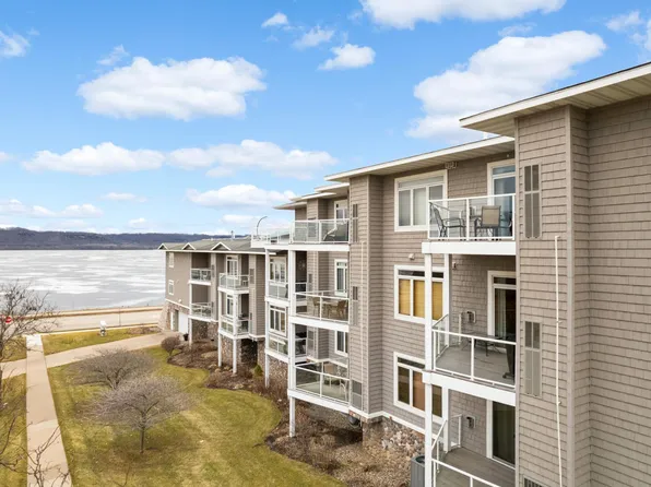 1215 N Lakeshore Dr Penthouse B & Guest Suite 400, Lake City, MN 55041