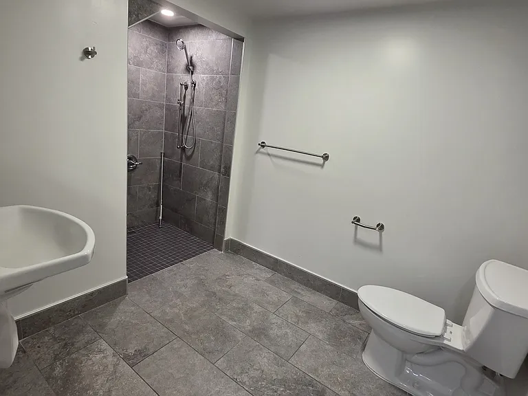 2550 Regent St #9 — Photo 8
