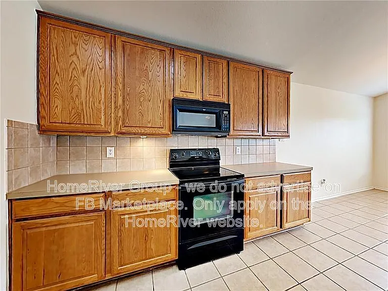 1204 Huntsville Dr — Photo 5