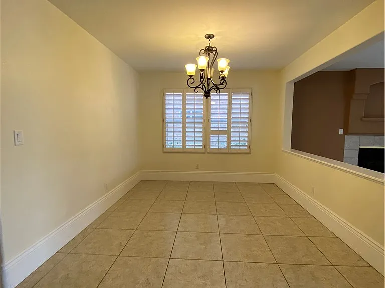 8111 Cimarron Meadows Way — Photo 10