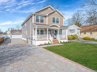 28 Vanderbilt Avenue, Babylon, NY